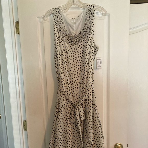 Dress Barn Dresses & Skirts - Pretty Party Dress NWT